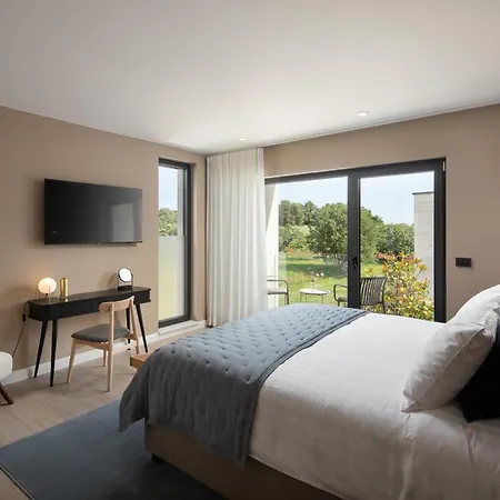 Brand New B63, Heated Pool And Wellness Poreč