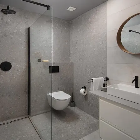 Brand New B63, Heated Pool And Wellness *