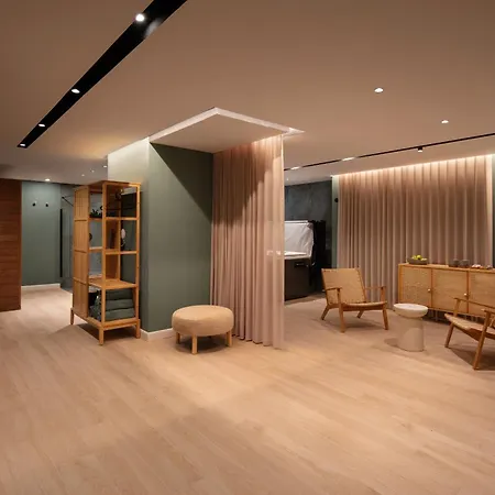 Brand New B63, Heated Pool And Wellness * 波雷奇